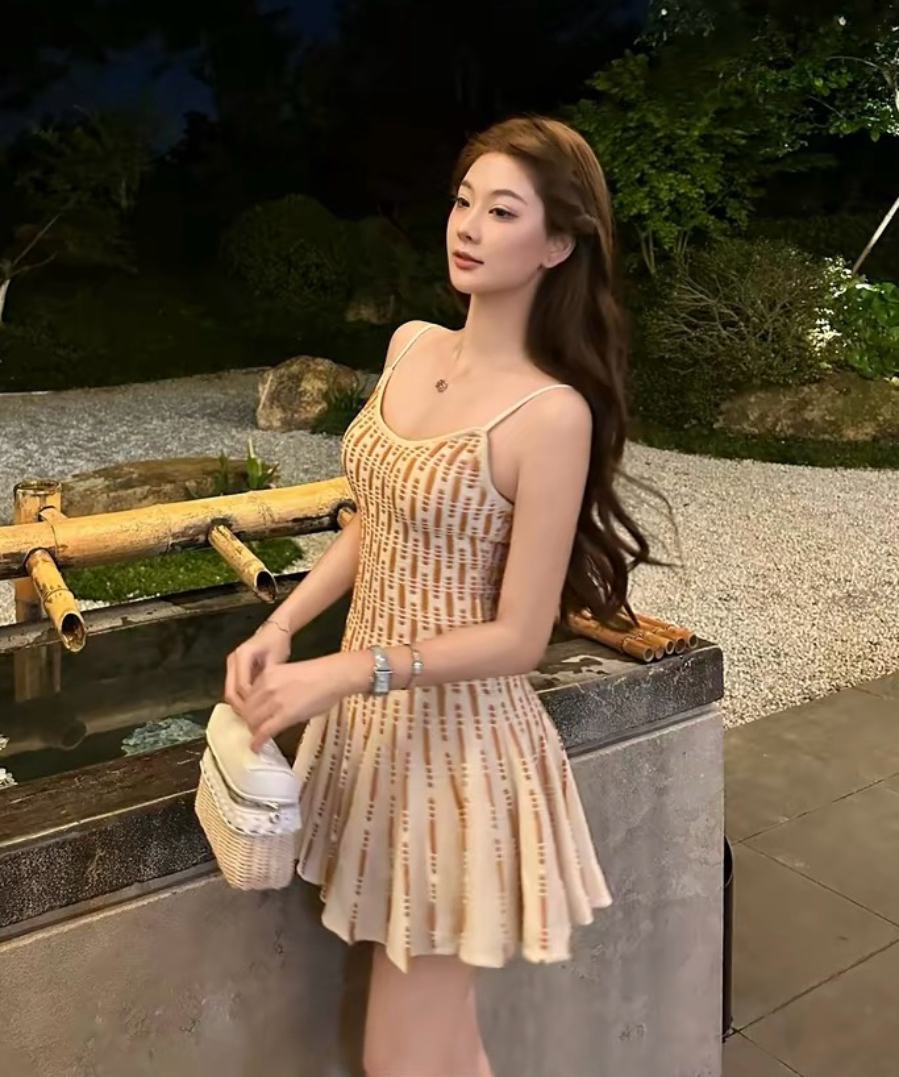 골드 점차적으로 층 명문 여성 질감 센스 3 차원 자카드 슬립 드레스 여름 품격 작은 샤넬 스타일 허리 수축 플리츠 스커트