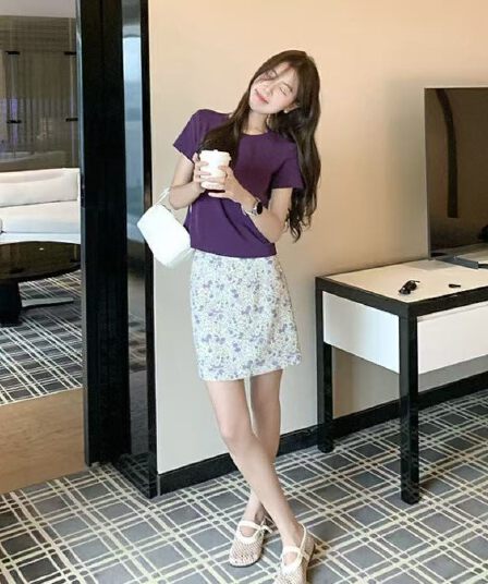 뒤로 트임 비틀림 작은 대중 디자인 센스 티셔츠 신선함 꽃무늬 반신 스커트 투피스 세트 세트