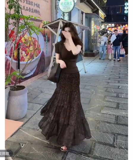 프랑스식 세트 배합하다 염색 주름 레오파드 무늬 프린트 세련된 다용도 캐주얼 반신 스커트 코디 V넥 반팔 맨위 여성