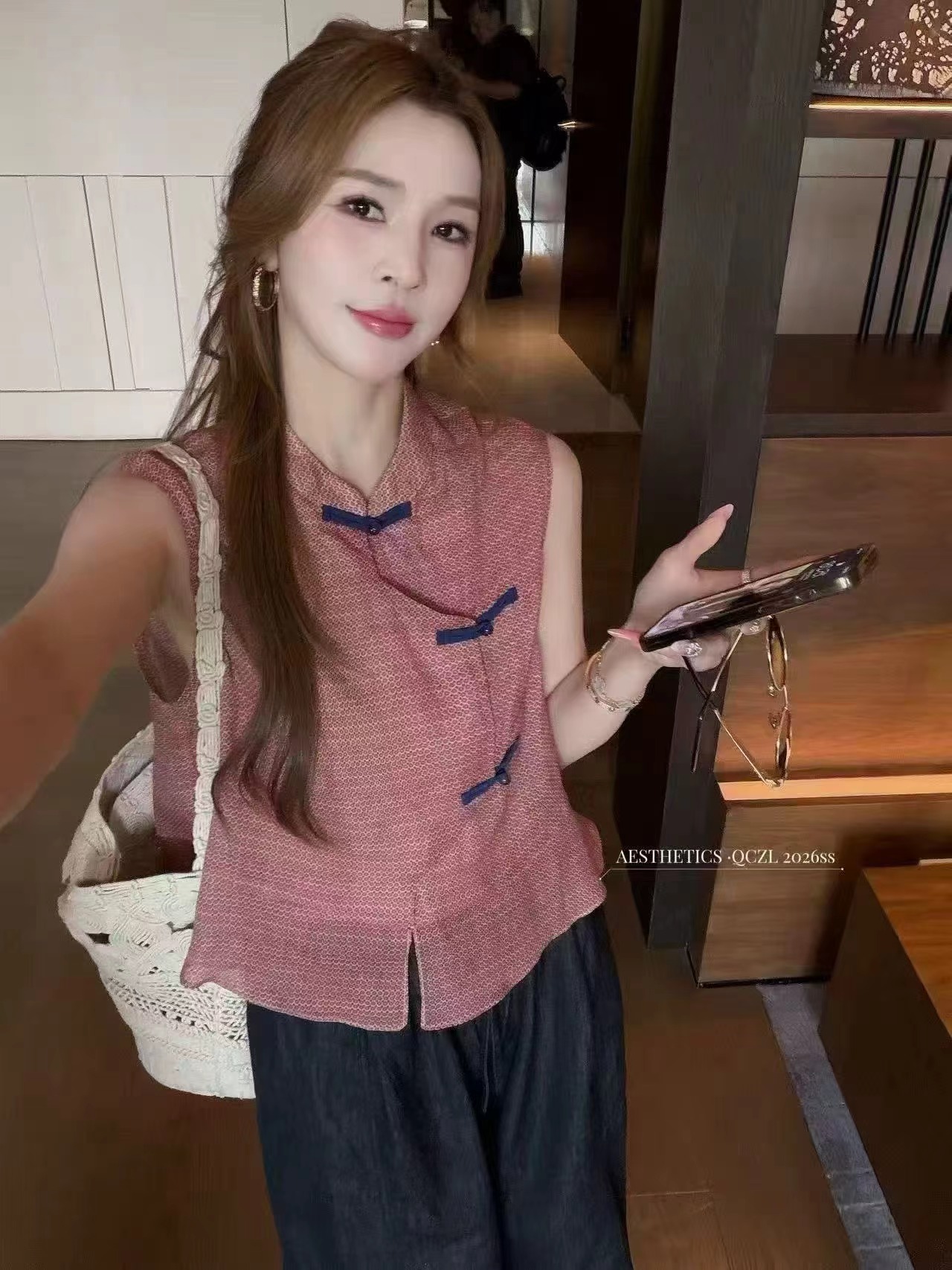 새로운 중식 단추 민소매 맨위 데님 와이드 레그 팬츠 두 조각 여성 세트 2026 여름 외국 가스 슬림해 보이는 패션 세트