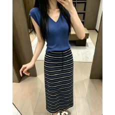 批发韩系时尚百搭显瘦蓝色V领针织上衣+高腰<b class='q'>条纹</b><b class='q'>半身裙</b>两件套套装女