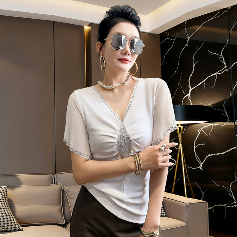 RY3144# 新款春夏新款V领短袖镂空烫钻拼接t恤女时尚修身打底衫潮