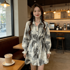 批发收腰显瘦中长款遮屁股衬衣2026年春夏新款时尚上衣洋气碎花衬衫女