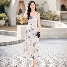 批发夏季新款新中式国风重磅丝光缎垂坠感斜裁收腰显瘦中长吊带<b class='q'>连衣裙</b>