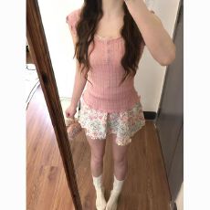 批发纯欲甜美<b class='q'>套装</b><b class='q'>女</b>春季巨好看粉色无袖针织上衣碎花半身短裙子两件套