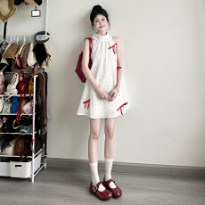 批发2026新款法式初恋白色无袖挂脖<b class='q'>孕妇</b><b class='q'>裙子</b>女夏季海边度假蝴蝶结短裙