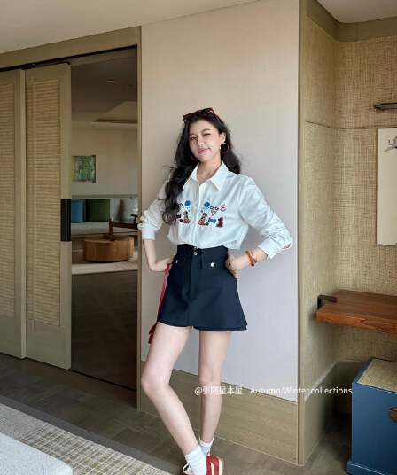 장 A 스타 연인 멩 이자 자수 폴로 칼라 품격 흰 셔츠 표지 고기 하이웨이스트 다용도 치마바지