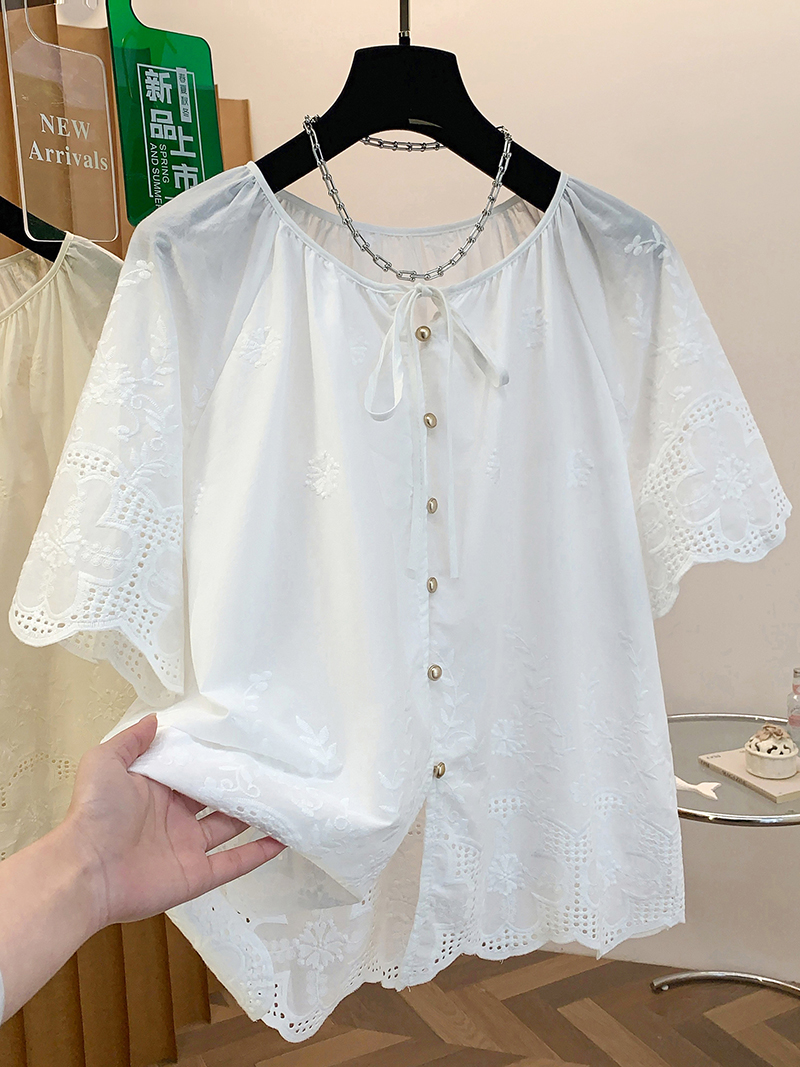 프랑스식 레이스 자수 홀로우 아웃 긍정적 인 어깨 반팔 여성 셔츠 2026 봄 여름 새로운 인형 셔츠 맨위