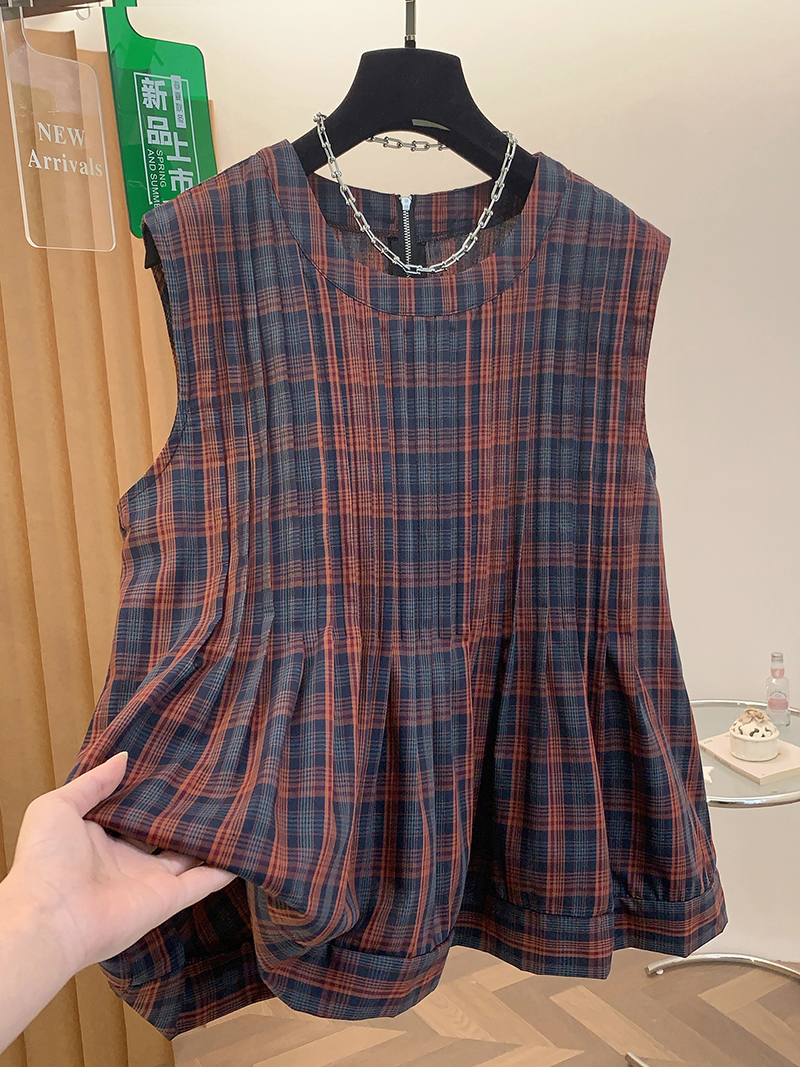 유럽 상품 플리츠 라운드 넥 배색 체크무늬 민소매 여성 셔츠 2026 여름 새로운 패션 연령 감소 조끼 맨위 트렌디