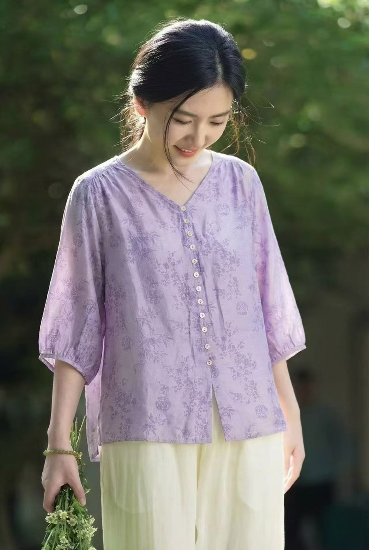 레트로 프린트 V넥 면 린넨 셔츠 여성 여름 새로운 얇고 가벼운 루즈핏 슬림해 보이는 라미 작은 셔츠 품격 맨위