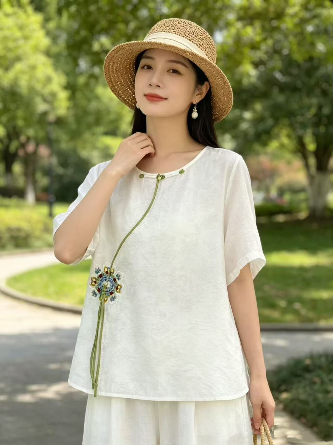 라미 국풍 맨위 고급 새로운 중식 자수 아마 작은 셔츠 여성 여름 얇은 스타일 루즈핏 반팔 면 린넨 셔츠