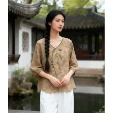 批发复古文艺重工刺绣五分袖<b class='q'>衬衫</b>女夏季新款V领宽松减龄百搭套头上衣