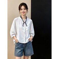 批发白色七分袖衬衫女夏2026新款超火减龄独特漂亮贵气松弛感上衣