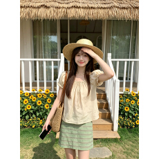 批发实拍 温柔韩系风方领泡泡袖短袖<b class='q'>衬衫女</b>装夏季设计感系带质感上衣