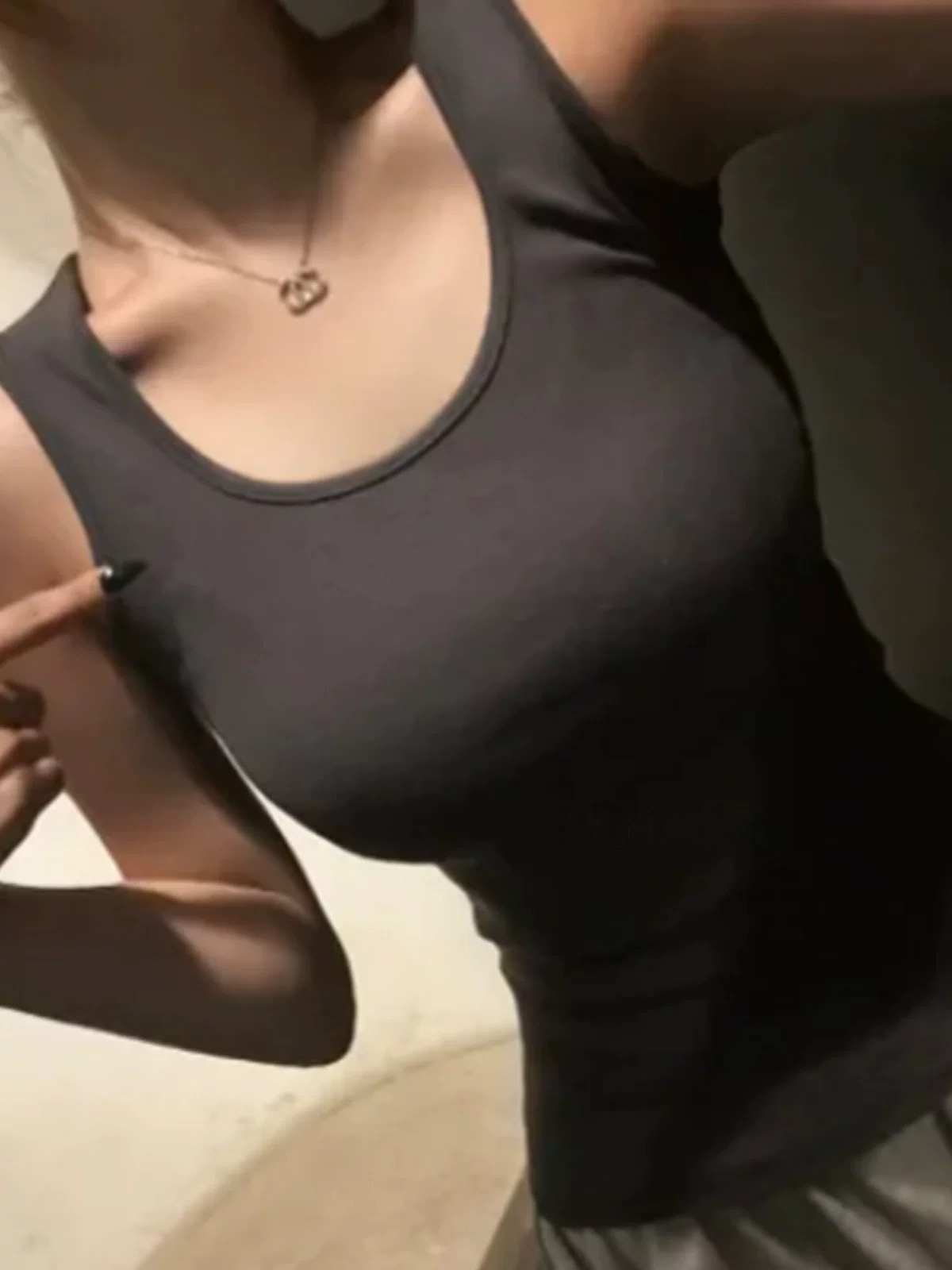 한국 동대문 신제품 매우 힘 센스 섹시함 u 종류 디스플레이 가슴 디스플레이 허리 좋은 표지 대리인 우유 민소매 조끼