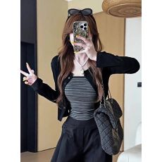 批发2026春<b class='q'>秋</b>季韩系设计感长袖开衫纯欲条纹背心吊带辣妹时尚套装