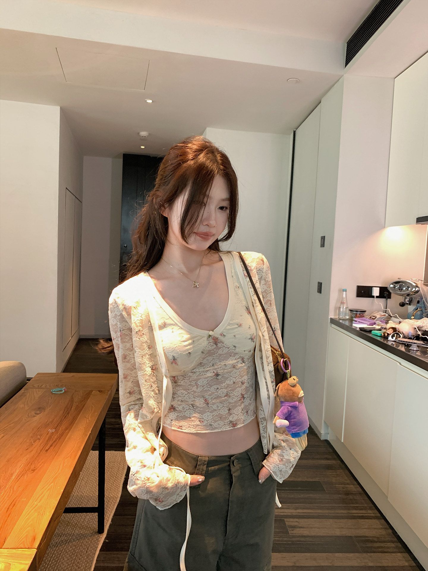원본 원단 부드러운 센스 레이스 꽃무늬 조끼 오픈 가디건 두 조각 여성 세트 2026 여름 레이스업 V넥 작은 세트