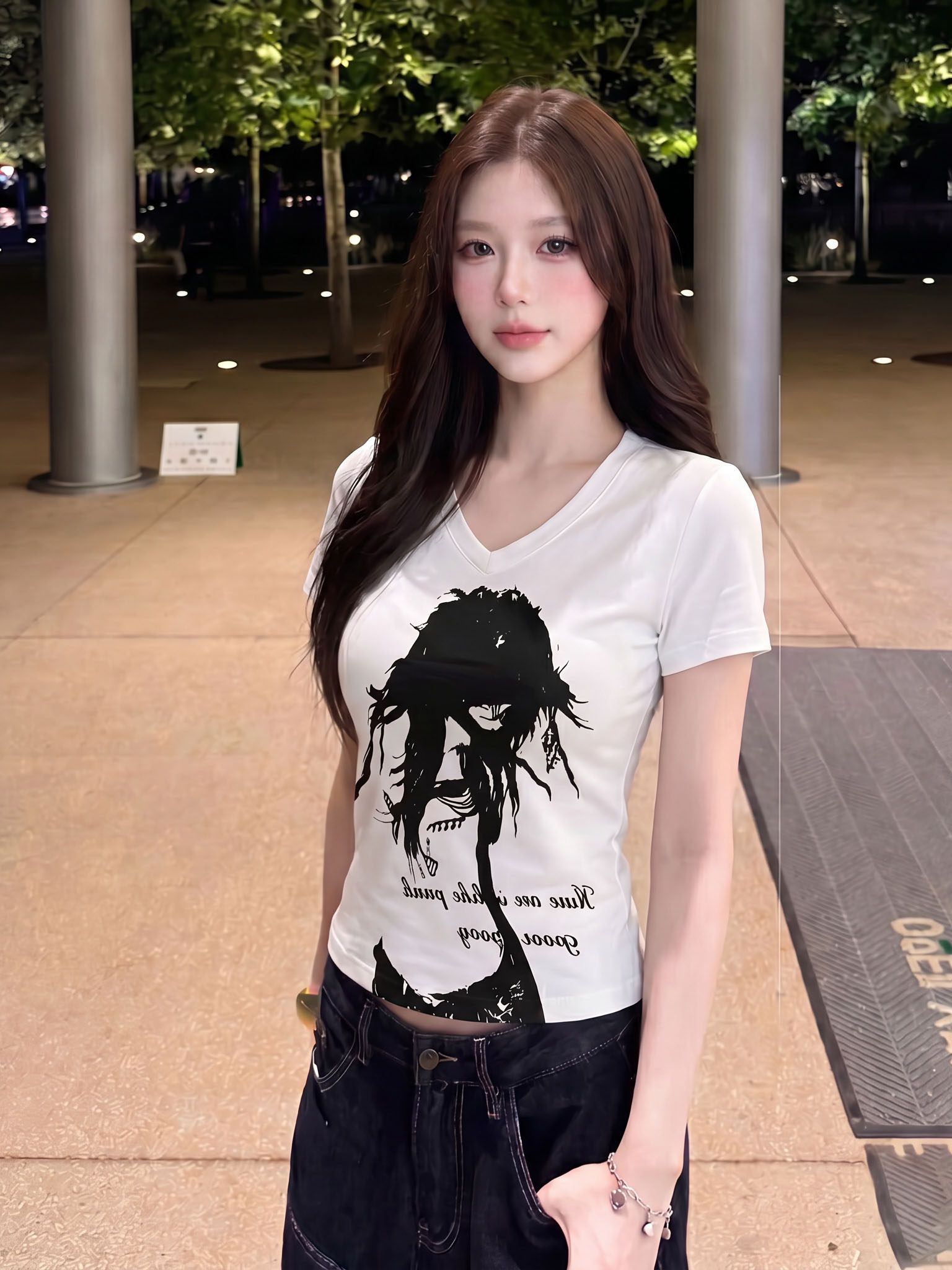 230 크 모달 한 부서 캐주얼 화이트 인물 프린트 V넥 반팔 티셔츠 여성 몸매 가꾸기 슬림해 보이는 미니멀리즘 맨위