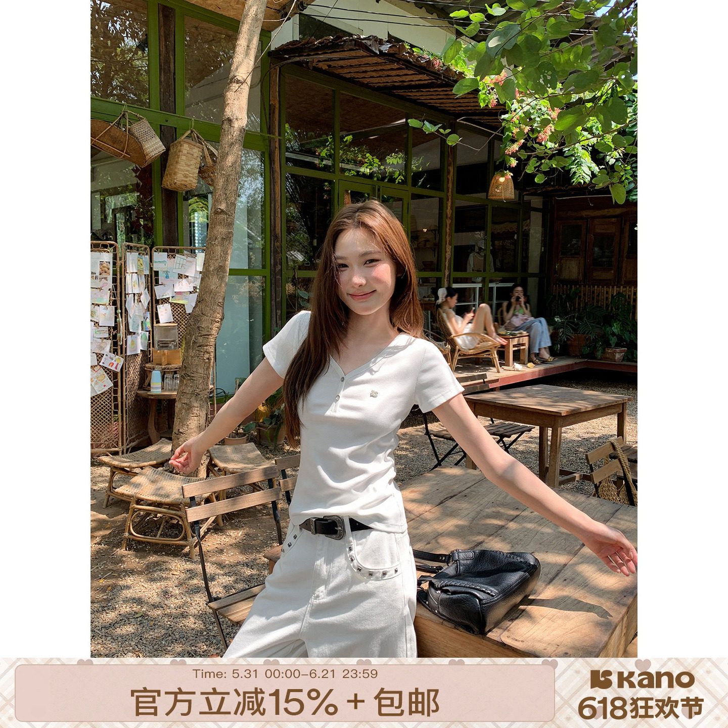 작은 대중 V넥 알파벳 금속 표준 몸매 가꾸기 반팔 티셔츠 여성 여름 몸매 가꾸기 슬림해 보이는 디자인 센스 맨위