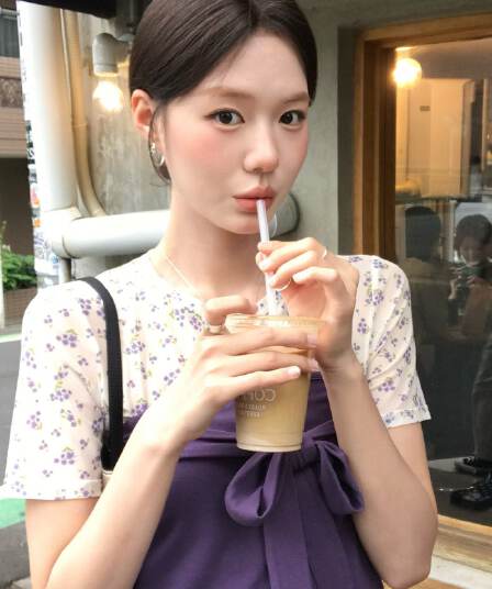 달콤한 스타일 꽃무늬 라운드 넥 긍정적 인 어깨 반팔 티셔츠 여성 의류 여름 착용 가져 가라. 스택 착용 스트랩 조끼 맨위 투피스 세트