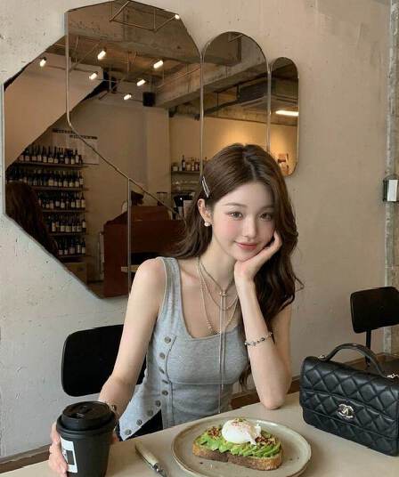 2026 여름 새로운 핫걸 바람 디자인 센스 비스듬한 칼라 비대칭 트임 단추 조끼 여성 민소매 맨위 여성