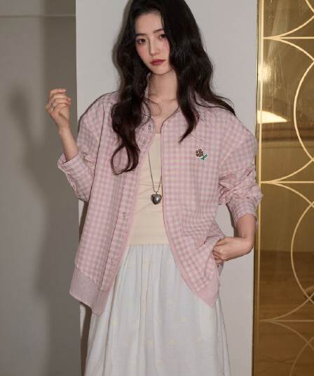 페이크 레이어드 체크무늬 여성 셔츠 2026 봄 가을 스택 착용 핑크색 꽃 셔츠 여성 루즈핏 긴팔 맨위