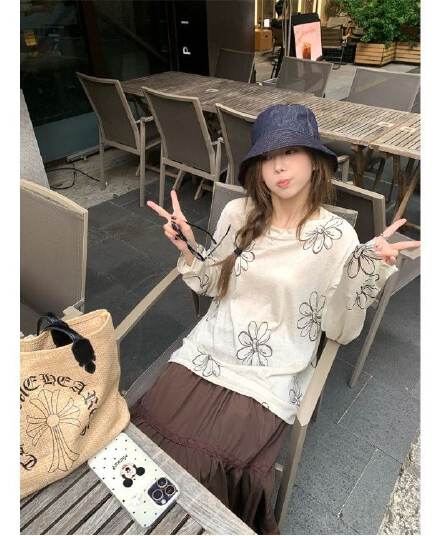 눈꽃 면 한국 스타일 디자인 센스 달콤함 프린트 긴팔 티셔츠 여성 가을 캐주얼 루즈핏 작은 대중 슬림해 보이는 맨위
