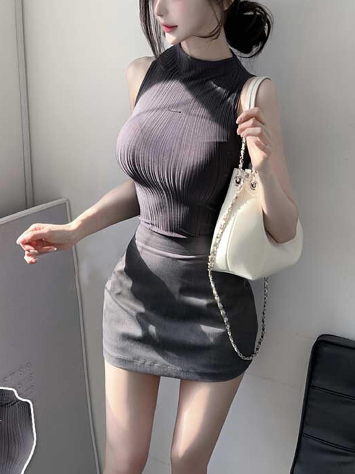 한국 동대문 신제품 순수한 섹시함 타이트 민소매 하프 칼라 티셔츠 여성 외출용 몸매 가꾸기 조끼 맨위