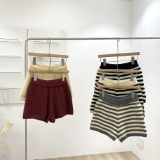 批发2025秋冬新款<b class='q'>韩版</b>休闲小个子百搭显瘦松紧高腰条纹针织阔腿短<b class='q'>裤</b>女
