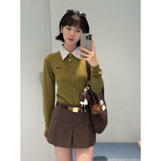 批发2025早秋新款学院风嵌花徽标纽扣翻领针织开衫女