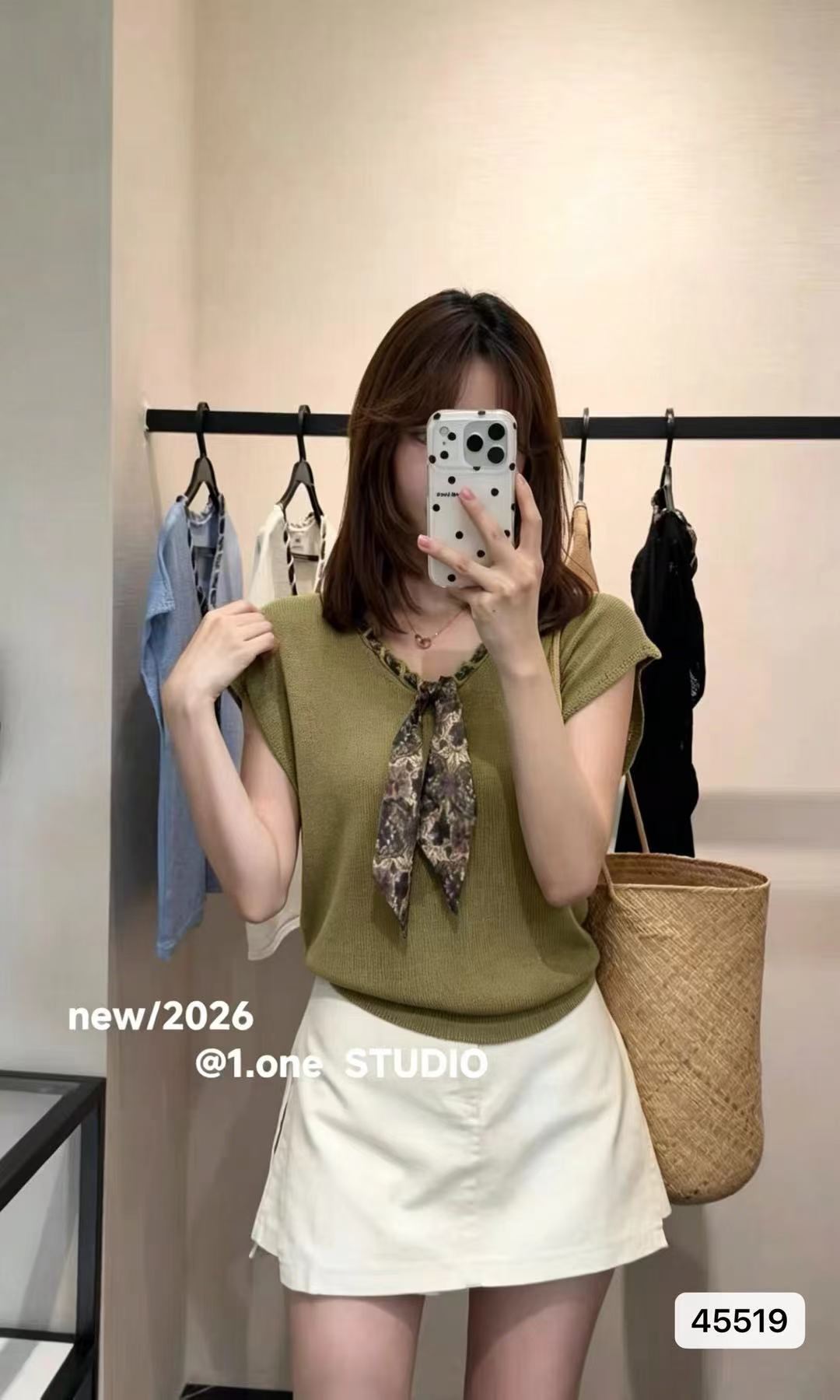 품격 우아함 경기 스카프 V넥 니트 슬림해 보이는 풀오버 조끼
