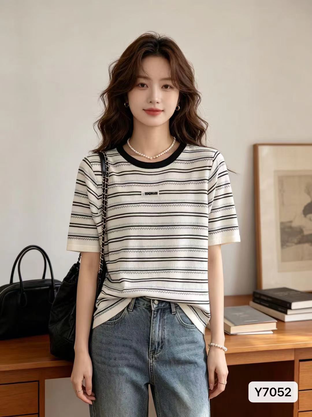 한국 스타일 라운드 넥 자수 배색 스트라이프 루즈핏 풀오버 반팔