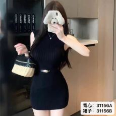 批发御姐不规则收腰坑条配腰带背心+高腰包臀短裙