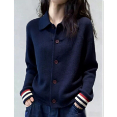 批发藏蓝色翻领毛衣开衫女2026新款巨好看内搭可外穿撞色针织上衣