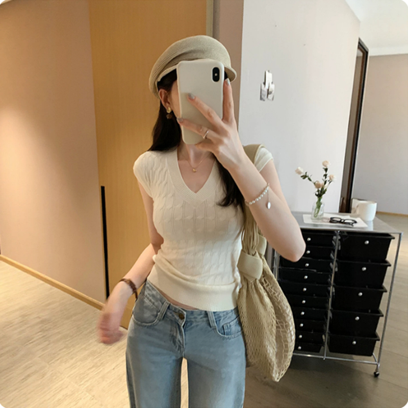 고유 한 어깨 민소매 니트 스웨터 조끼 여성 여름 디자인 센스 몸매 가꾸기 miu 부서 V넥 맨위 여성 만나는 인사이드 가져 가라.