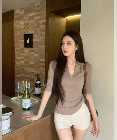 세로 줄무늬 V넥 중간 소매 몸매 가꾸기 polo 니트 스웨터 티셔츠 맨위