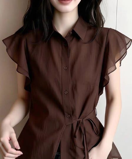 프랑스식 프릴 소매 레이스업 허리 수축 셔츠 2026 여름 새로운 품격 작은 폴로 칼라 디자인 센스 아름다운 맨위
