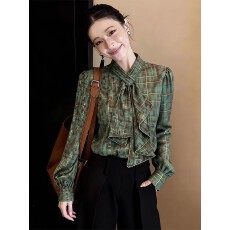 批发气质绿色衬衫显白高级感温柔风时尚减龄洋气减龄女装2026春季新款