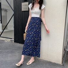 批发实拍度假旅游一片式沙滩裙碎花<b class='q'>半身</b>裙<b class='q'>包臀</b>裙系带腰围开衩裙