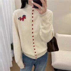 批发羊毛北极绒爱心纽扣小马<b class='q'>针织</b>开衫[1789]