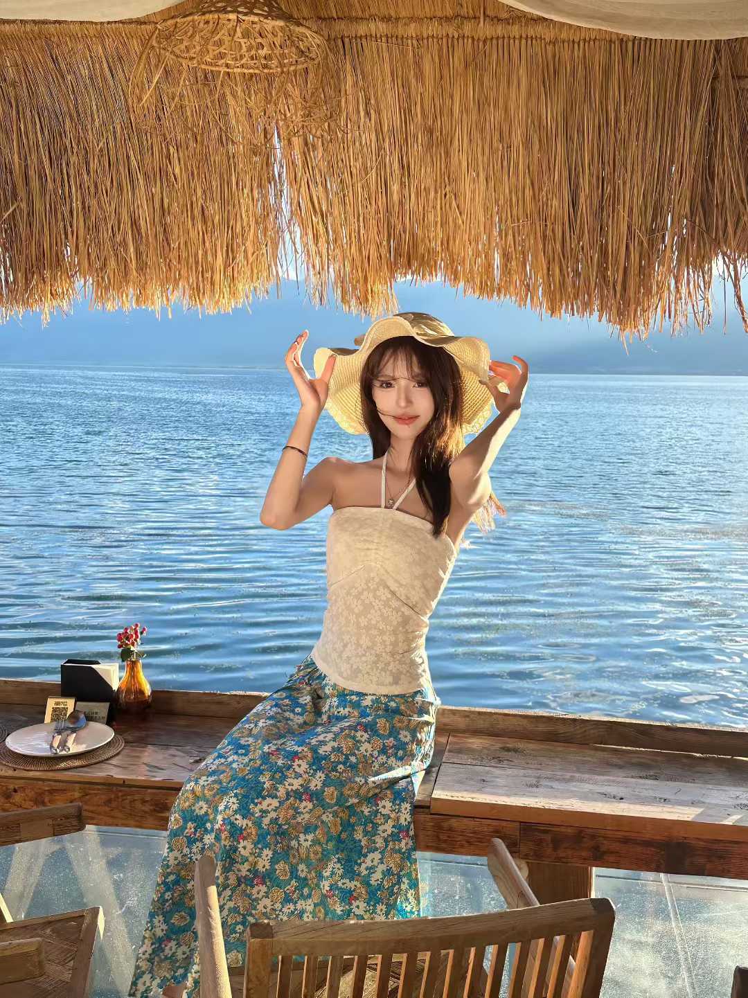 실사 빅 사이즈 여성 의류 디자인 센스 행침 목 튜브탑 맨위 롱 코트 스트랩 꽃무늬 반신 스커트 투피스 세트