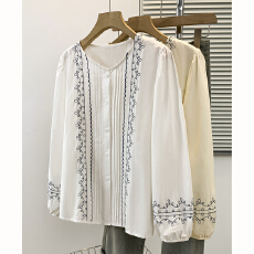批发大货 实拍跨境女装<b class='q'>大码</b>宽松民族风刺绣圆领衬衣春秋上衣简约