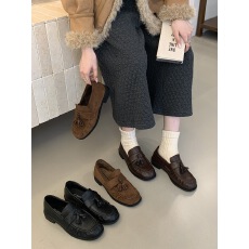 批发<b class='q'>英伦</b>风复古流苏棕色乐福鞋女新款粗跟一脚蹬百搭通勤圆头浅口单鞋