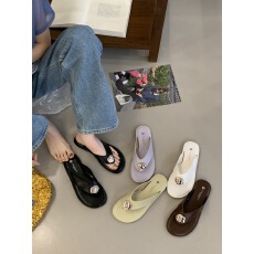 批发时尚平底人字拖夹脚拖鞋女鞋外穿夏季海边沙滩凉拖鞋设计感凉鞋子