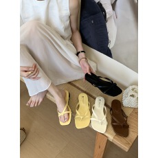 批发现韩国东大门女鞋26<b class='q'>夏</b>chic休闲舒适软面l轻便夹趾细带低跟人字拖