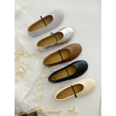 批发韩系晚风圆头浅口一字带软平底单鞋女2026春季<b class='q'>简约</b>百搭豆豆奶奶鞋