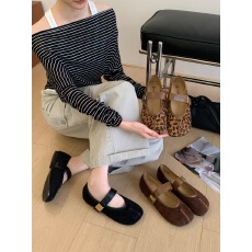 批发文艺<b class='q'>复古</b>假分趾一字带浅口平底单鞋女2026春秋软底奶奶玛丽珍鞋子