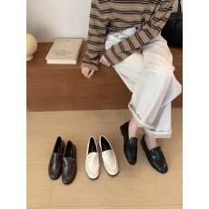 英伦风小众褶皱一脚蹬乐福单鞋女平底圆头百搭通勤单鞋简约小皮鞋