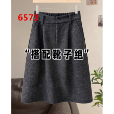 批发深灰色羊毛<b class='q'>半身</b>裙女秋冬高腰显瘦a字<b class='q'>中裙</b>高级感配靴子毛呢花苞裙
