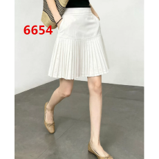批发白色高品质气质压褶半<b class='q'>裙</b>2026夏季版型巨好看显高显瘦绝美a<b class='q'>字</b>短<b class='q'>裙</b>